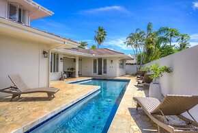 Pau Laka 5 Bedroom Home by RedAwning