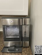 Entire Unit-5min to M&TBank Camden Yards