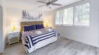 1 Painted Bunting at The Sea Pines Resort