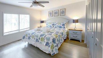 1 Painted Bunting at The Sea Pines Resort