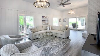 1 Painted Bunting at The Sea Pines Resort