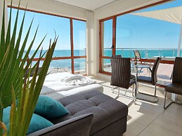 Marty's Beachfront Apartments