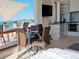Marty's Beachfront Apartments