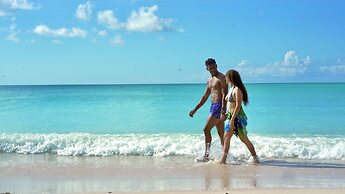 Comfort Inn & Suites Tobago