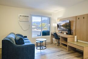 Harrison Grand Motel LTD.