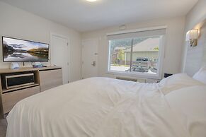 Harrison Grand Motel LTD.