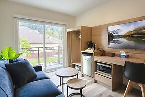 Harrison Grand Motel LTD.