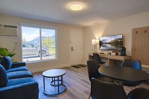 Harrison Grand Motel LTD.