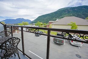 Harrison Grand Motel LTD.