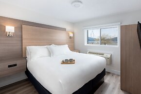 Harrison Grand Motel LTD.