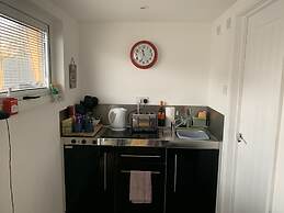 Lodge , air con , Free Parking , Mini bar