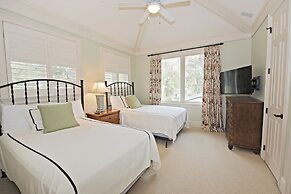 20 Oyster Catcher at The Sea Pines Resort