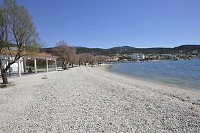 Lovely 2-bed Apartment in Vinisce, Close to Beach