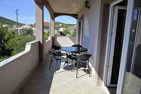 Lovely 2-bed Apartment in Vinisce, Close to Beach