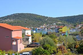 Lovely 2-bed Apartment in Vinisce, Close to Beach