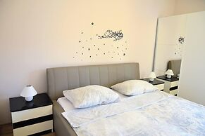 Lovely 2-bed Apartment in Vinisce, Close to Beach