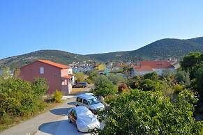 Lovely 2-bed Apartment in Vinisce, Close to Beach