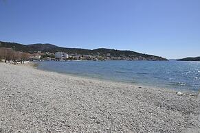 Lovely 2-bed Apartment in Vinisce, Close to Beach