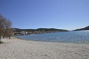 Lovely 2-bed Apartment in Vinisce, Close to Beach