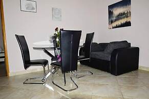 Lovely 2-bed Apartment in Vinisce, Close to Beach