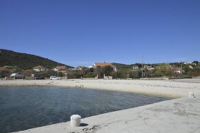 Lovely 2-bed Apartment in Vinisce, Close to Beach