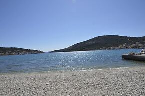 Lovely 2-bed Apartment in Vinisce, Close to Beach