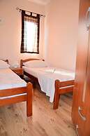 Lovely 2-bed Apartment in Vinisce, Close to Beach