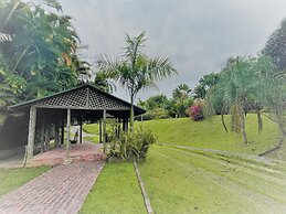 Serena Boutique Hotel