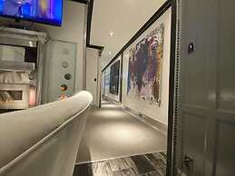 Stylish 4 bedroom home near Philadelphia