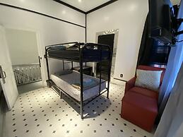 Stylish 4 bedroom home near Philadelphia