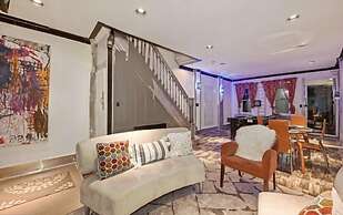 Stylish 4 bedroom home near Philadelphia