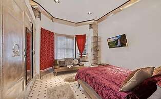 Stylish 4 bedroom home near Philadelphia