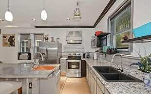 Stylish 4 bedroom home near Philadelphia