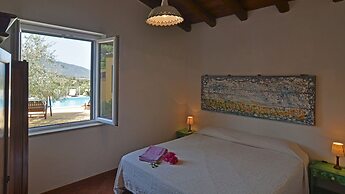 Villa Le Sorbe 12 in Caronia