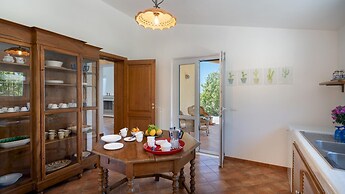 Villa Le Sorbe 12 in Caronia