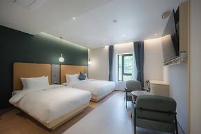 Brown Dot Hotel Gijang Station