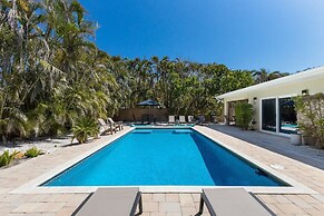 The Salted Coconut 3 Bedroom Home by RedAwning