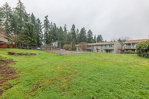 Cute Delightfully Remodeled Spacious Condo 2 Bedroom Condo by Redawnin