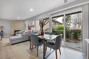 Cute Delightfully Remodeled Spacious Condo 2 Bedroom Condo by Redawnin