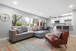 Cute Delightfully Remodeled Spacious Condo 2 Bedroom Condo by Redawnin