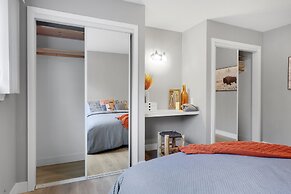 Cute Delightfully Remodeled Spacious Condo 2 Bedroom Condo by Redawnin