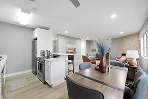 Cute Delightfully Remodeled Spacious Condo 2 Bedroom Condo by Redawnin