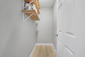 Cute Delightfully Remodeled Spacious Condo 2 Bedroom Condo by Redawnin