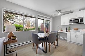 Cute Delightfully Remodeled Spacious Condo 2 Bedroom Condo by Redawnin