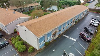 Cute Delightfully Remodeled Spacious Condo 2 Bedroom Condo by Redawnin