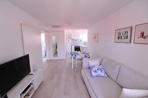 A2 - Luxury apt in Center, Just 5min From Beach