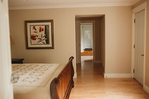 The Carriage House Inn