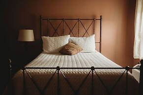 The Carriage House Inn