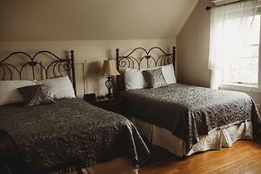 The Carriage House Inn