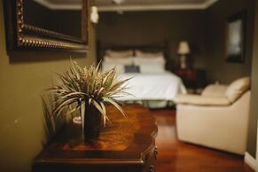 The Carriage House Inn